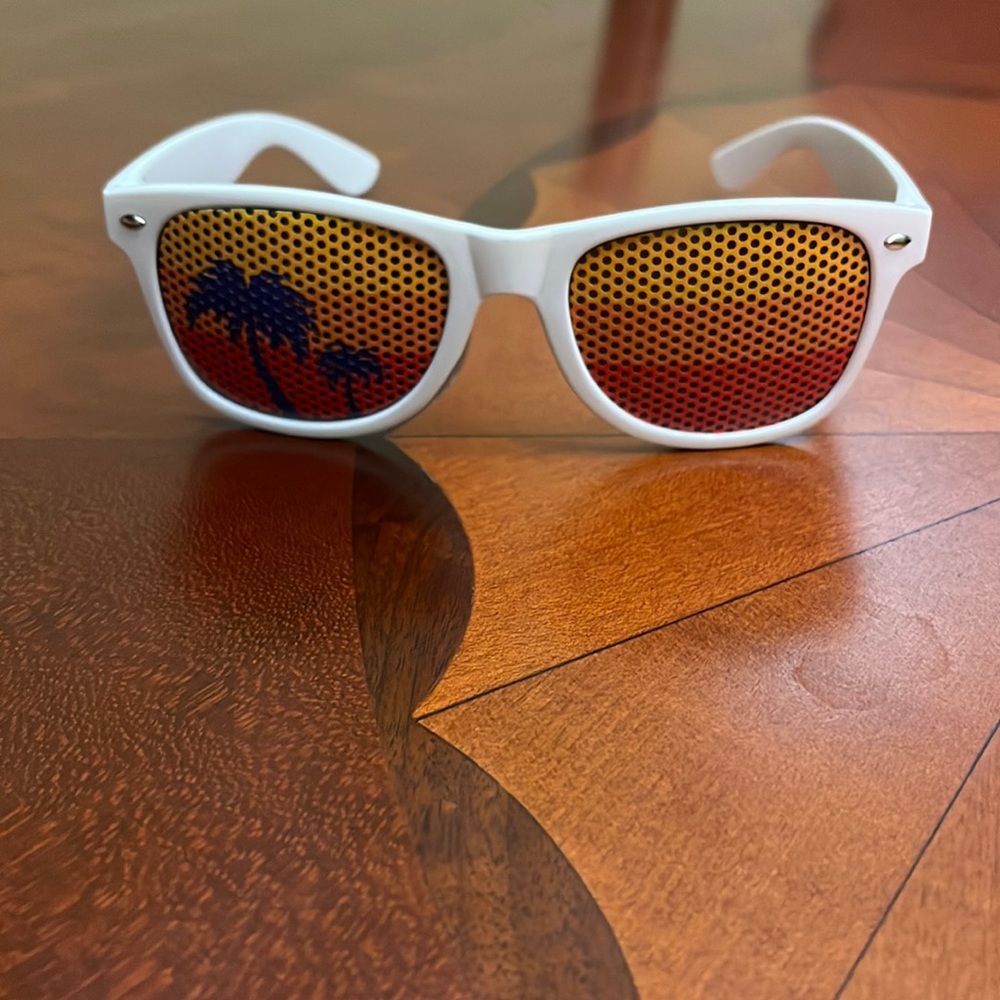 BK beach 🏝 sunglasses